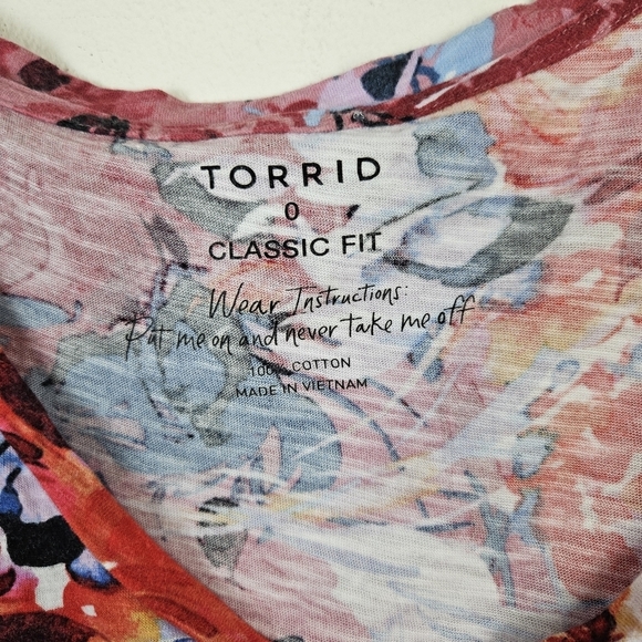 Torrid Classic Fit Top 4X Pink Floral Short Sleeve V-Neck Size 0/L - Picture 4 of 6